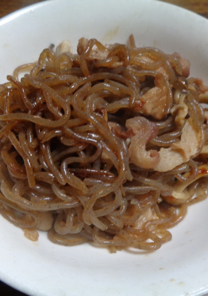 糸コンとしめじと豚肉の炒め物-レシピのメイン写真