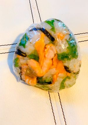 鮭と塩昆布と大葉のおにぎり-レシピのメイン写真