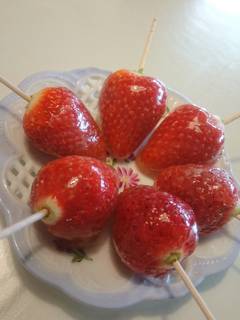 いちご飴☆べっこう飴 こども向 簡単 by こどものキッチン いちご飴☆べっこう飴 こども向 簡単 by こどものキッチン