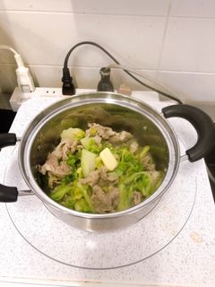 (手抜き)春キャベ豚肉バター炒め-レシピのメイン写真