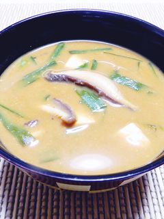 酒粕入りの赤だし味噌汁-レシピのメイン写真