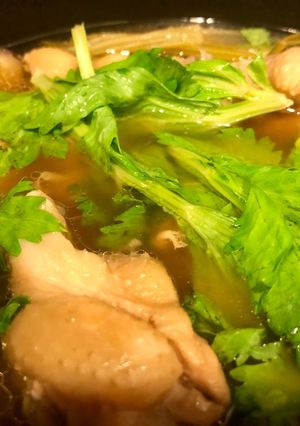 鶏手羽元とセロリのナンプラースープ-レシピのメイン写真