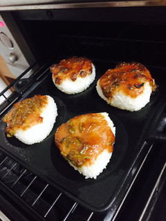 南部鉄器で味噌ネギ焼きおにぎり-レシピのメイン写真