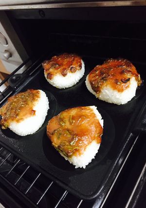 南部鉄器で味噌ネギ焼きおにぎり-レシピのメイン写真