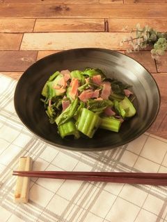 ザーサイの葉とベーコンの中華炒め-レシピのメイン写真