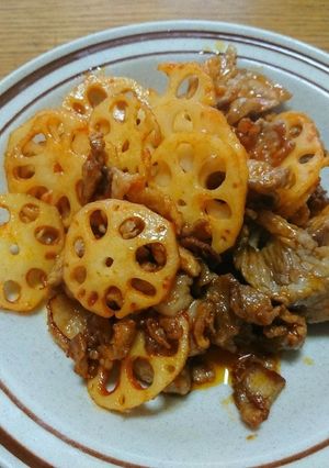 歯ごたえ〇！れんこんと豚のケチャップ炒め-レシピのメイン写真