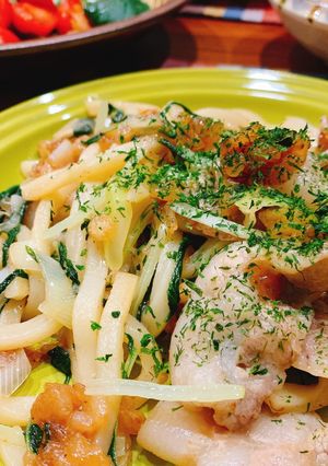 遅い夕食に！あげ玉と豚バラ肉の焼うどん-レシピのメイン写真