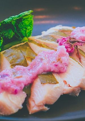 63℃,91℃サラダチキン桜の塩麹たれ-レシピのメイン写真