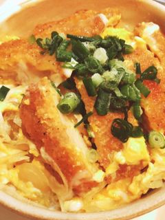 ファミチキの親子丼。ご飯の中には、、、-レシピのメイン写真
