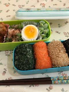 4色のタワラ型おにぎり弁当-レシピのメイン写真