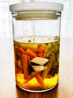 簡単!富士酢で作るセロリと人参のピクルス-レシピのメイン写真