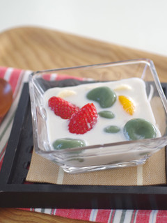 よもぎ白玉のフルーツココナッツ汁粉-レシピのメイン写真