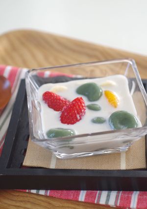 よもぎ白玉のフルーツココナッツ汁粉-レシピのメイン写真