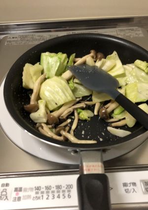 キャベツとぶなしめじのシーザー炒め-レシピのメイン写真