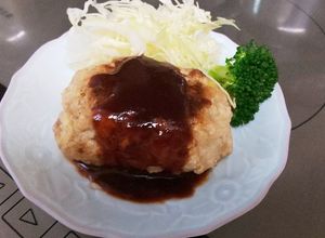 炭酸水で超柔らか♪豚鶏合挽きハンバーグ-レシピのメイン写真