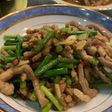 ニンニクの芽と豚肉の炒め物