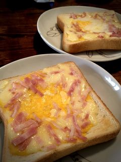 チーズベーコンエッグトースト-レシピのメイン写真