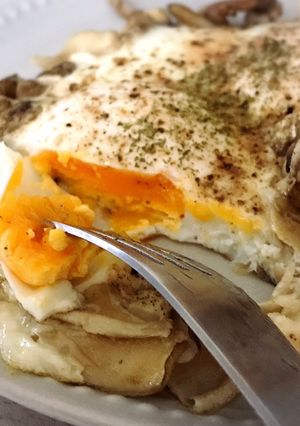 糖質制限♡朝ごはんに舞茸目玉焼き-レシピのメイン写真