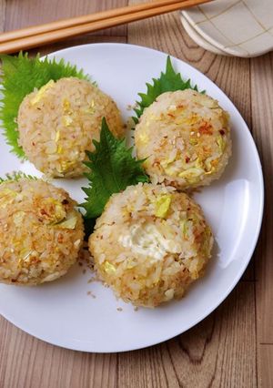 春キャベツとチーズのみそ焼きおにぎり-レシピのメイン写真
