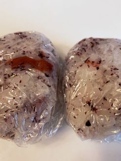 ゆかり梅おにぎり-レシピのメイン写真