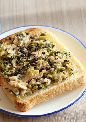 ツナマヨと高菜の生胡椒トースト-レシピのメイン写真