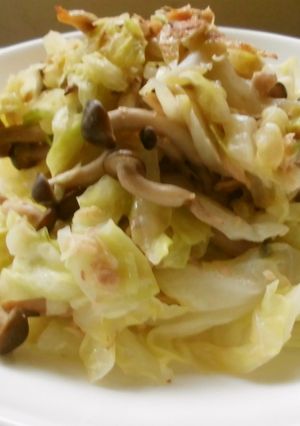 キャベツとツナとシメジの炒め物♪-レシピのメイン写真