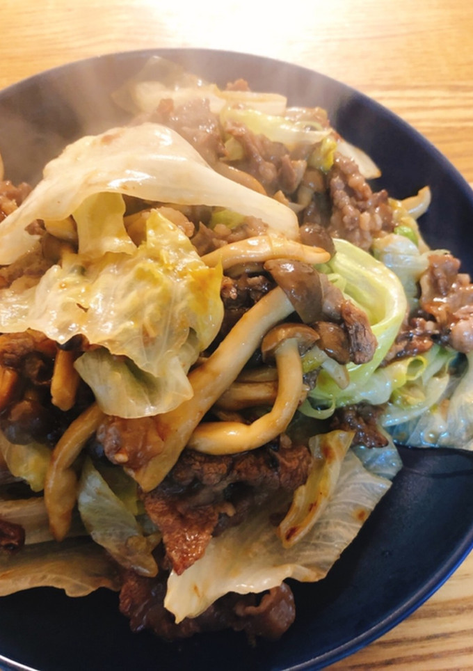 レタスと牛肉としめじの炒め-レシピのメイン写真