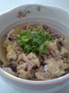 ひき肉とシメジの卵とじ丼-レシピのメイン写真