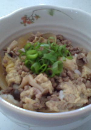 ひき肉とシメジの卵とじ丼-レシピのメイン写真