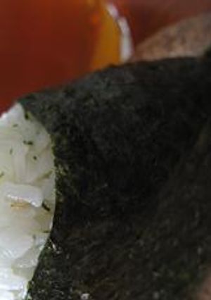 おにぎり　おにぎり屋さんの包み方　-レシピのメイン写真