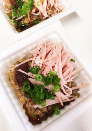 納豆オリーブオイル山海ぶし、ネギ、ハム。-レシピのメイン写真