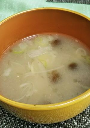新ゴボウとなめこの味噌汁-レシピのメイン写真