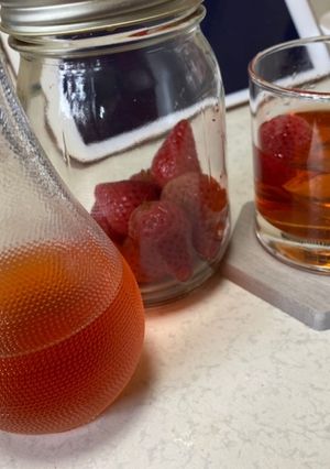 宅飲み♡いちごの漬け酒-レシピのメイン写真