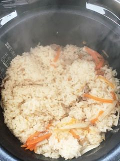 鶏とごぼうの炊き込みご飯-レシピのメイン写真