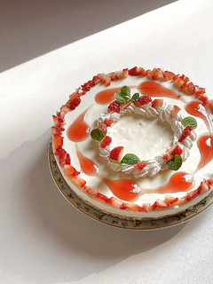 いちごリースのレアチーズケーキ-レシピのメイン写真