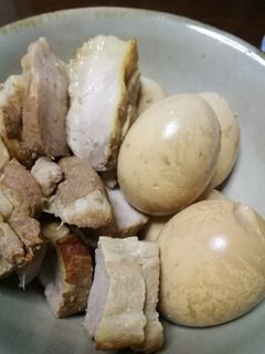 豚バラ煮込みと漬け玉子の燻製-レシピのメイン写真