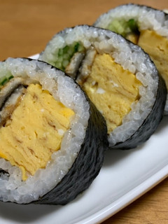 穴子(鰻)と胡瓜と卵焼きde海苔巻き♡-レシピのメイン写真