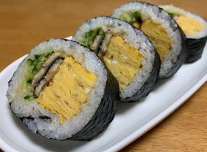穴子（鰻）と胡瓜と卵焼きde海苔巻き♡-レシピのメイン写真