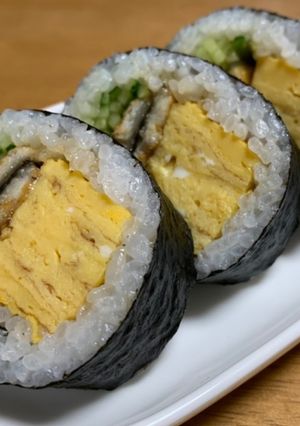 穴子（鰻）と胡瓜と卵焼きde海苔巻き♡-レシピのメイン写真