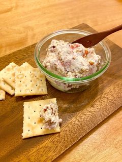 干し柿&クリチで!おつまみカナッペ-レシピのメイン写真