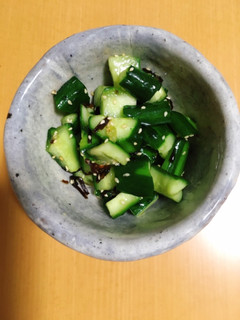 ちぎりきゅうりの塩昆布和え-レシピのメイン写真