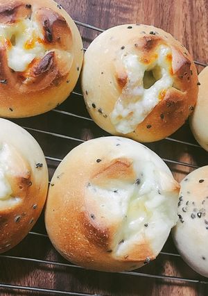 黒ごまチーズパン-レシピのメイン写真