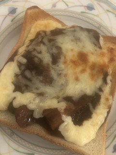 うまトースト!余ったカレーでチーズマヨ-レシピのメイン写真