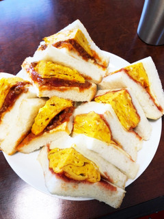 厚焼きたまごとミートソースのサンドイッチ-レシピのメイン写真