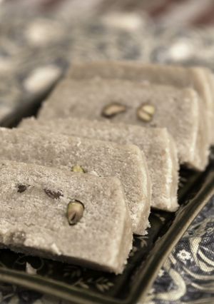 【ウルク飯】砂糖菓子(ムッタクー)-レシピのメイン写真