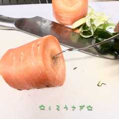 A picture of フォークで簡単♫短い野菜等のピーラー.