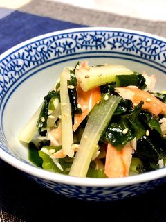 セロリ・ワカメとカニカマの胡麻和え-レシピのメイン写真
