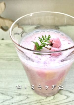 苺と麹甘酒de春色ラテ❁❀✿✾-レシピのメイン写真