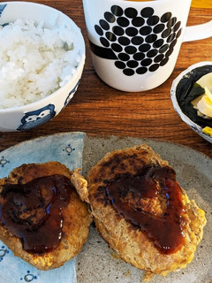 一人暮らしʕ·ᴥ·ʔ味付きハンバーグ-レシピのメイン写真