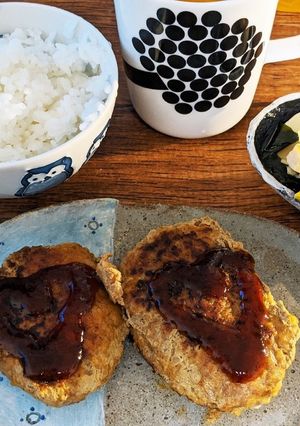 一人暮らしʕ·ᴥ·ʔ味付きハンバーグ-レシピのメイン写真
